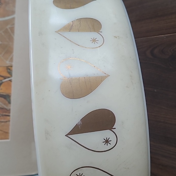 VINTAGE PYREX GOLD HEARTS CASSEROLE DISH - Picture 8 of 9